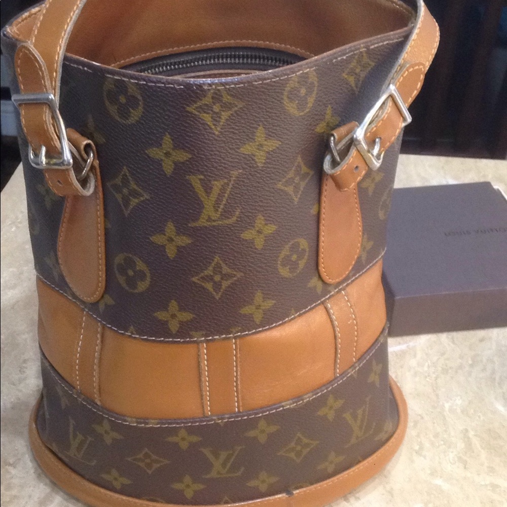 Louis Vuitton Bucket
